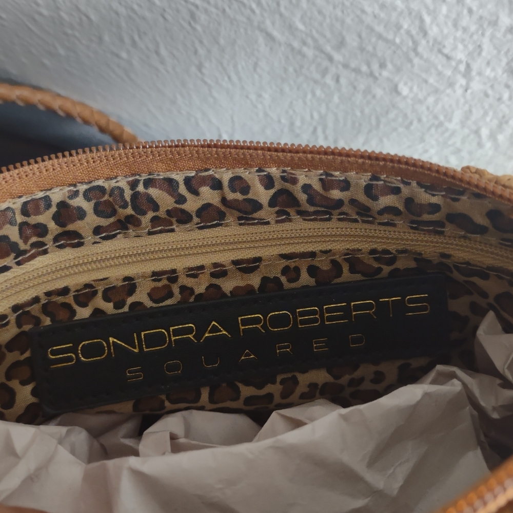 Sondra Roberts Squared Woven Straw Rafia Flip Flop Crossbody Bag - Picture 10 of 14